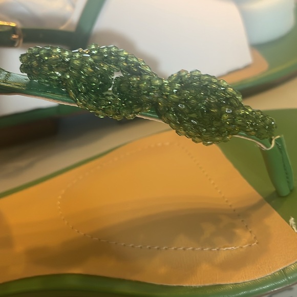 CHICO’S. Thong sandals with embellishments - Picture 4 of 7